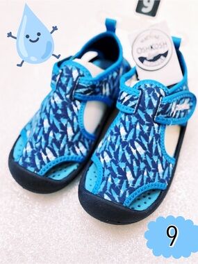 NEW OshKosh B'gosh Boys Blue/Navy Aquatic Shark Patterned Water Shoes Size 9